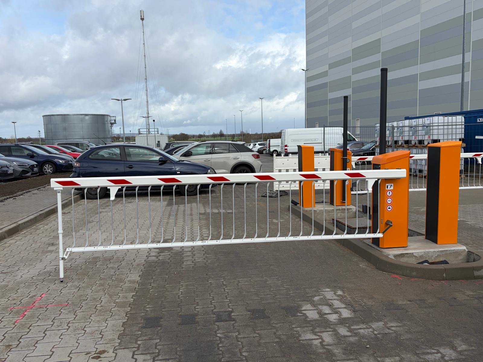 Homann Feinkost Einfahrt Schranke geschlossen1